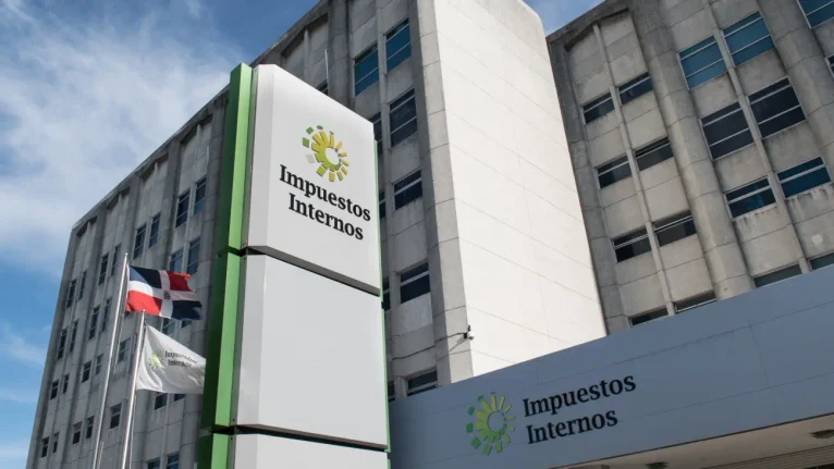 DGII fija noviembre para uso exclusivo de facturas electrónicas en grandes y medianas empresas