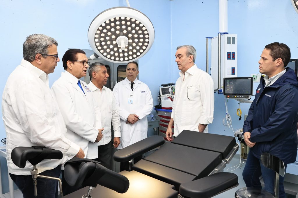 Abinader inaugura renovado Hospital Materno Infantil de San José de las Matas